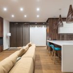 Aneks kuchenny bez hałasu: jak wyciszyć kuchnię otwartą na salon bez utraty stylu i ergonomii